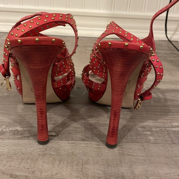 Micheal Michael Kors Red platform heels gold beads - Picture 4 of 7